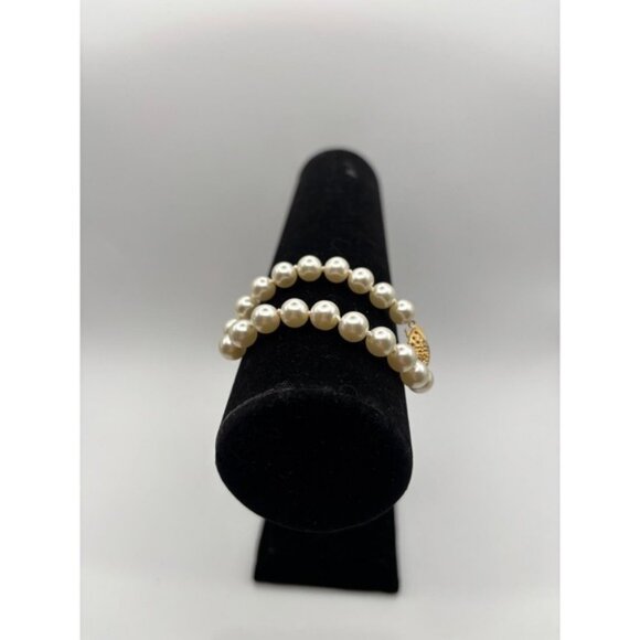 VTG Elegant White Pearl Bracelet Gold Clasp Women's Jewelry Accessory - Picture 4 of 4
